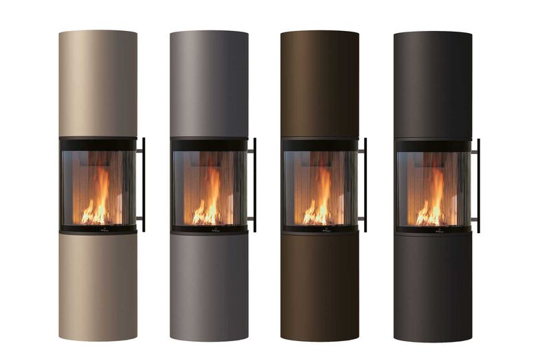 In vier Farbvarianten ist der Schwedenofen «Arto 155» verfügbar und stellt Interessenten vor die Qual der Wahl. Denn es sind nicht nur alle Optionen schön anzusehen, sie funktionieren auch in den verschiedensten Räumen – je nachdem ob man den Kontrast sucht oder die Umgebung ­lieber Ton-in-Ton halten möchte. Art of Fire GmbH, www.artoffire.ch