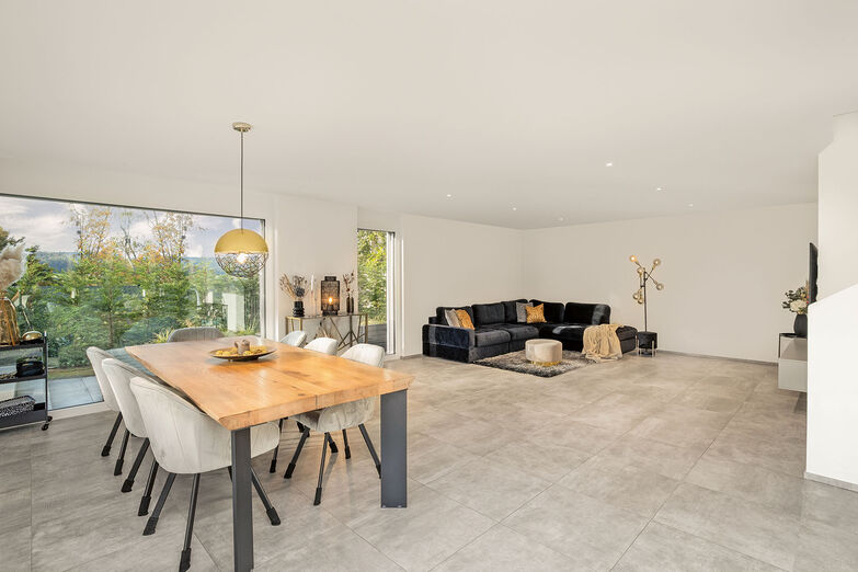 Im Erdgeschoss ist viel Platz für die Familie.