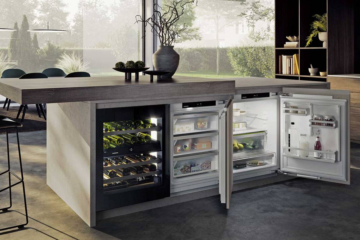 Der Gefrierschrank «SUFNd 365i Prime» von Liebherr mit integrierter «NoFrost»-Technologie sorgt für mehr Zeit im Alltag: «NoFrost» schützt den Gefrierteil vor unerwünschtem Eis, das viel Energie verbraucht und mitunter teuer ist. So entfallen mühsames Abtauen und Enteisen. Liebherr AG.