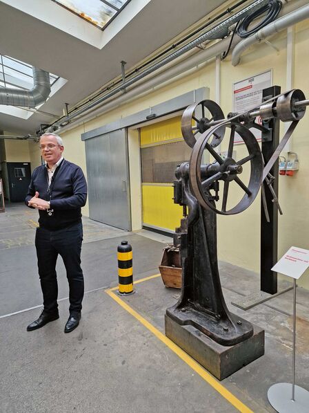 «Wir haben die letzten 100 Jahre in der Schweiz produziert und wollen die nächsten 100 Jahre in der Schweiz produzieren. Das gehört zur DNA von Kuhn Rikon», so Tobias Gerfin.
