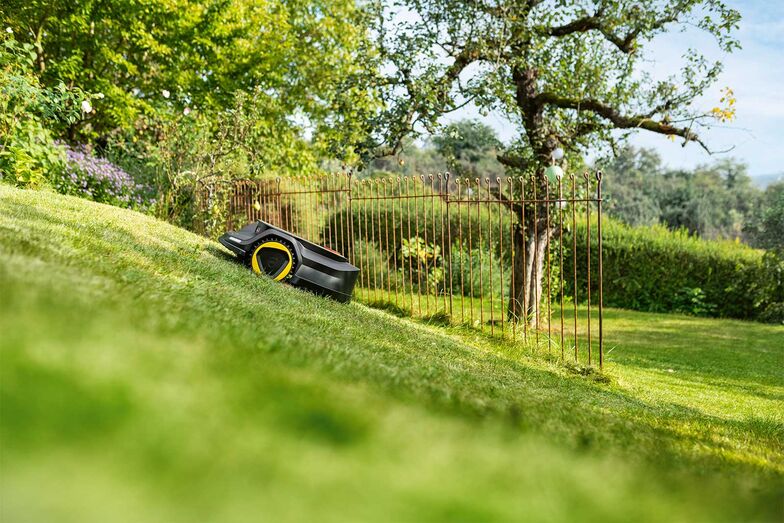 Aufgezeichneten Daten des Mähroboters «RCX 6» werden laut Hersteller nach höchstem Sicherheitsstandard auf deutschen Servern gespeichert. Zugriffe auf die Kamera, ebenso wie die Speicherung von Videomaterial, sind ausgeschlossen. www.kaercher.ch